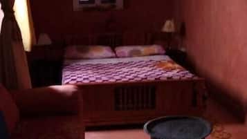 Traditional Apartment | 2 bedrooms, iron/ironing board, free WiFi
