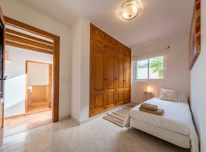 5 chambres, Wi-Fi, draps fournis