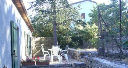 La Maison Charmante - Attractive cottage for 6 persons with garden furniture