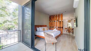 Studio, 1 King Bed | 3 bedrooms, in-room safe, blackout drapes, iron/ironing board