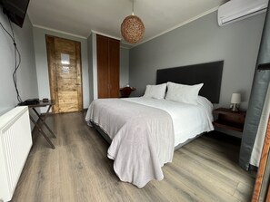 Premium bedding, individually decorated, individually furnished, desk - Callihue de Colchagua Lodge (Santa Cruz)