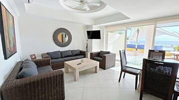 Departamento | Área de sala de estar | Smart TV de 20 pulgadas con canales digitales y televisión