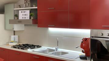 Frigorifero nell'area comune, forno a microonde nell'area comune