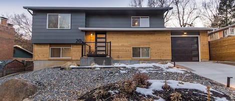 المنشأة من الخارج