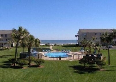 Sleeps 6, Ocean View Condo, 4 Heated Pools - Summerhouse 232