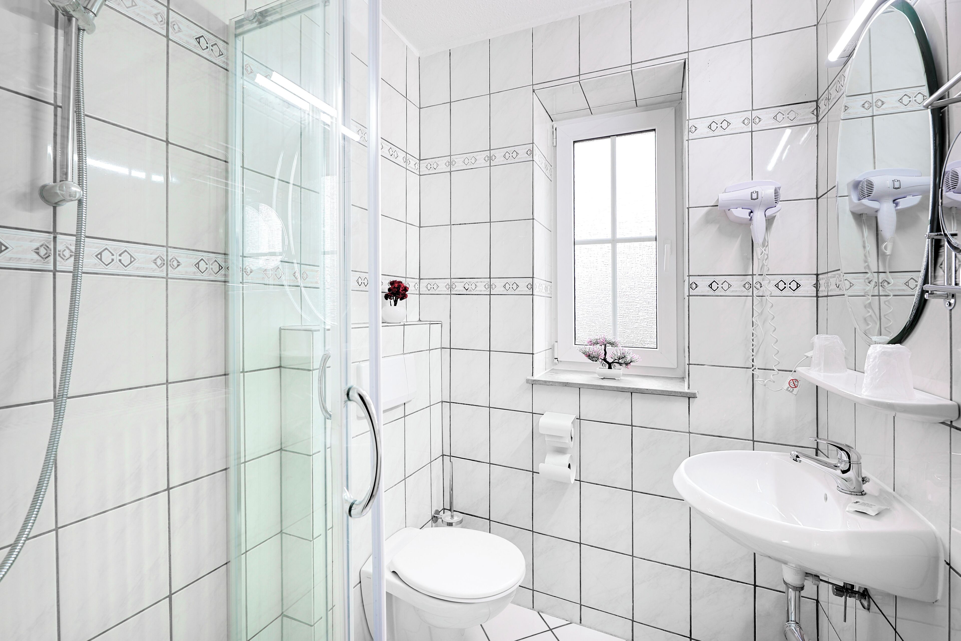 Deluxe Double Room | Hypo-allergenic bedding available, desk, laptop workspace