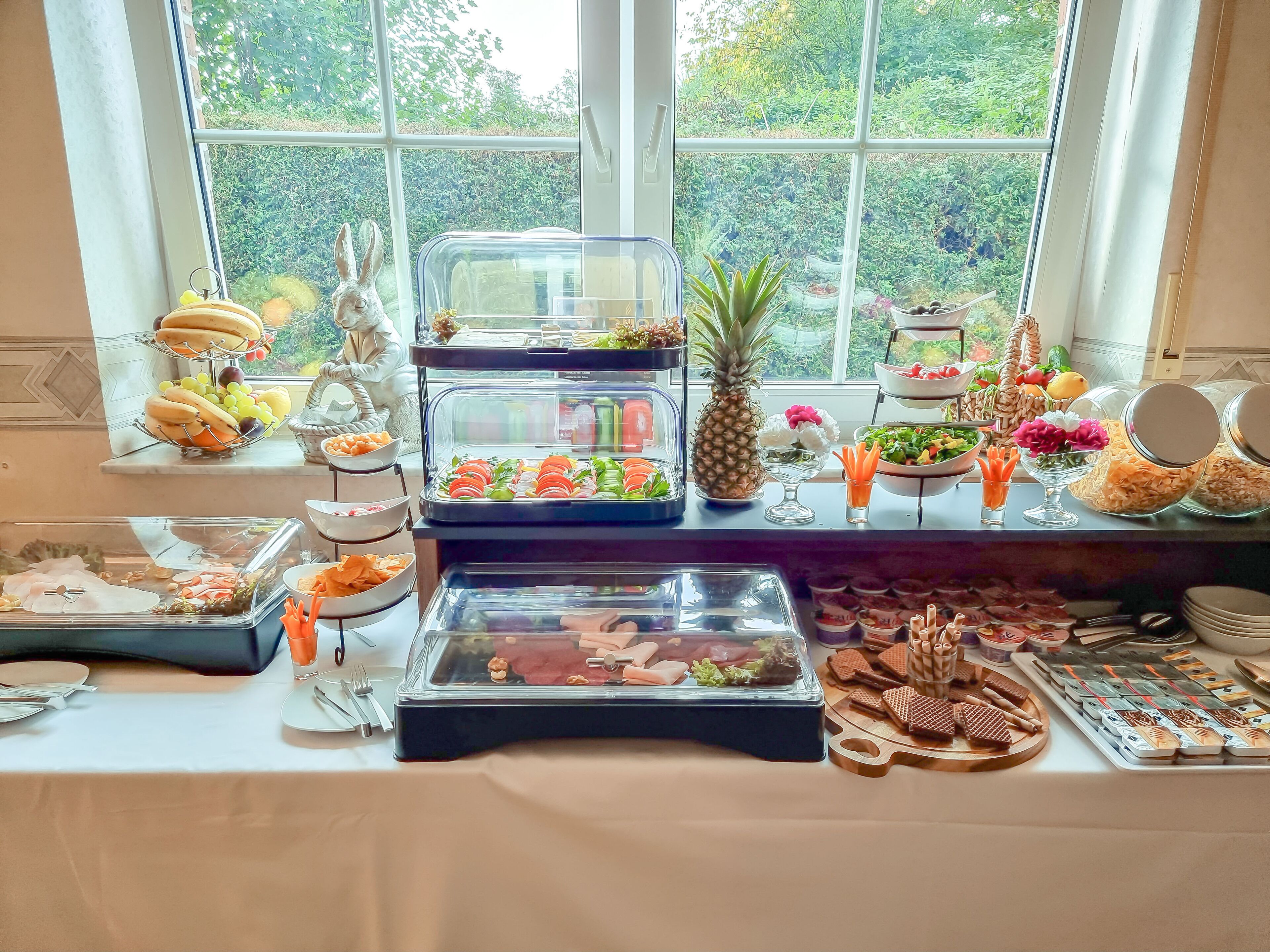 Daily buffet breakfast (EUR 20 per person)