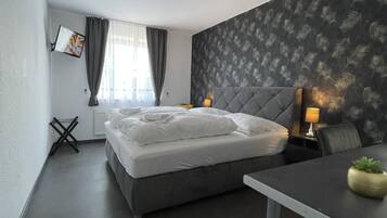 Classic-Doppelzimmer | Allergikerbettwaren, Schreibtisch, laptopgeeigneter Arbeitsplatz