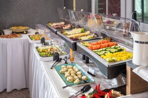 Desayuno buffet todos los días (con cargo)
