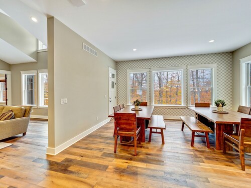 Ski-in ski-out uusi rakennettu koti Boyne Mountain Resort Gated yhteisön 