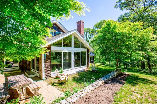 Private Hillside Home, Fully Equipped Kitchen, Dog-Friendly, A/C, W/D