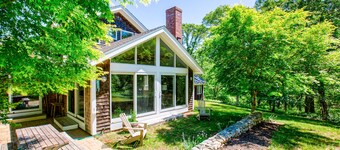 Private Hillside Home, Fully Equipped Kitchen, Dog-Friendly, A/C, W/D