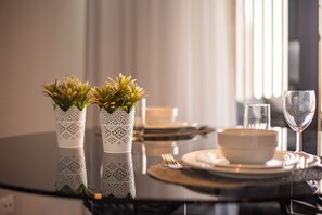 Deluxe Apartment | In-room dining