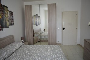2 quartos, escrivaninha, ferros/tábuas de passar roupa, Wi-Fi