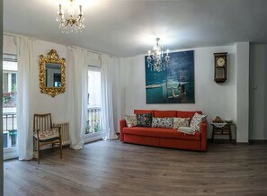 Smart TV, DVD player, books