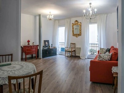 Apartment, center of Madrid, Embajadores area