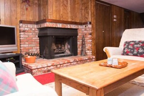 Interior - Classic Style Cabin Retreat-Hiking, Village, Lake (Big Bear Lake)