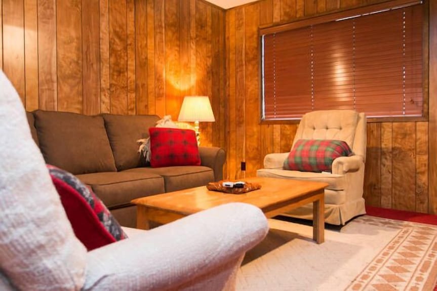 Classic Style Cabin Retreat-hiking, Village, Lake - Big Bear Lake, CA