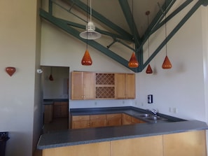 Fridge, microwave, oven, coffee/tea maker - Three House 2 Bed 2 Bath THWC (Silverthorne)