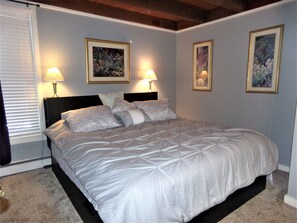 Apartment, Mehrere Betten (Treehouse 2 bed 2 bath C THWC) | Individuell dekoriert, individuell eingerichtet, Bügeleisen/Bügelbrett