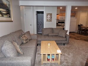 平板电视、壁炉