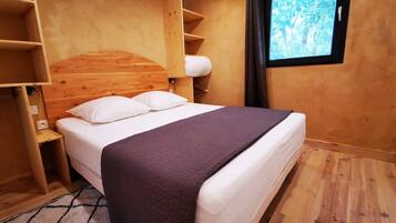 Premium Cottage, Private Bathroom (L'andaréenne) | Hypo-allergenic bedding, individually decorated, individually furnished