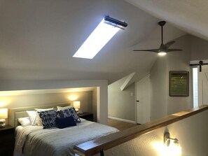 3 habitaciones, tabla de planchar con plancha, wifi y ropa de cama 