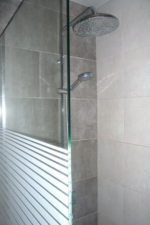 Shower, hair dryer, towels, soap - The blue lagoon of the Caribbean Sea (Dominicus-Bayahibe)