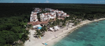 The blue lagoon of the Caribbean Sea
