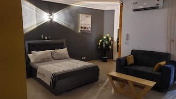 Studio | 1 bedroom, individually decorated, individually furnished