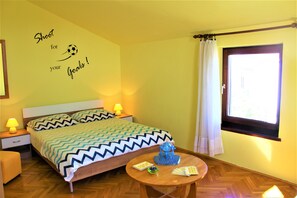 2 多间卧室、客房内保险箱、熨斗/熨衣板、WiFi