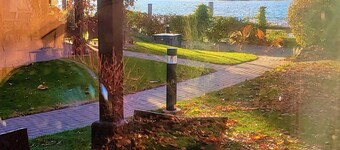 Waterfront Villa on Lake Osoyoos Great for families and Snowbirds!