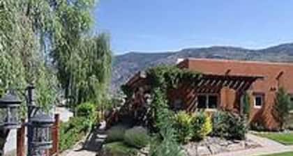 Waterfront Villa on Lake Osoyoos Great for families and Snowbirds!