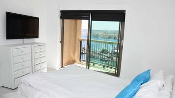 1 bedroom, in-room safe, individually decorated, individually furnished