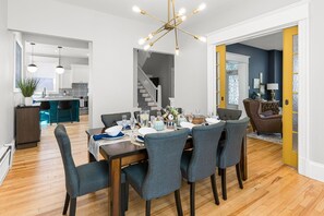 Luxury House | In-room dining