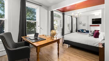 Luxury House | 6 bedrooms, hypo-allergenic bedding, down comforters