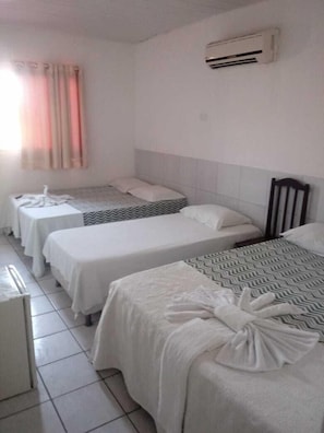 Minibar, iron/ironing board, free WiFi, bed sheets