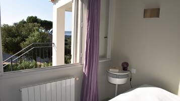 5 slaapkamers, een strijkplank/strijkijzer, wifi