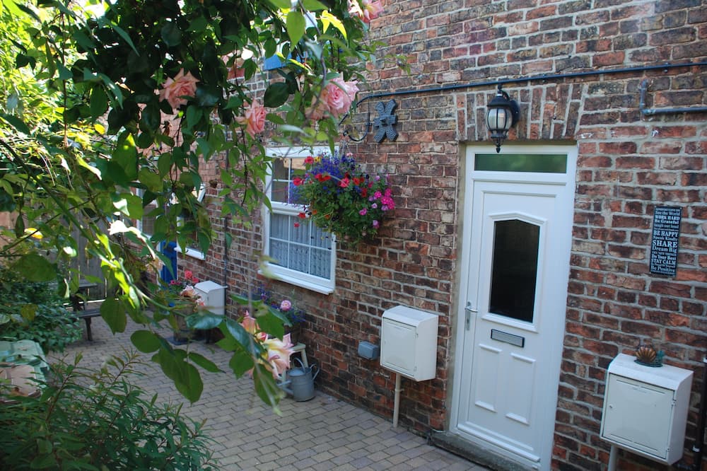 Saltburn Holidays Bluebell Cottage - Charltons