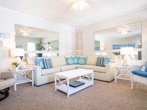 TV - Sea Pirate 7  2/1 Condo Pool Just Steps To Beach (Holmes Beach)