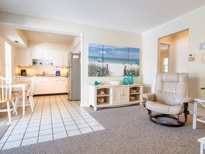 Interior - Sea Pirate 7  2/1 Condo Pool Just Steps To Beach (Holmes Beach)