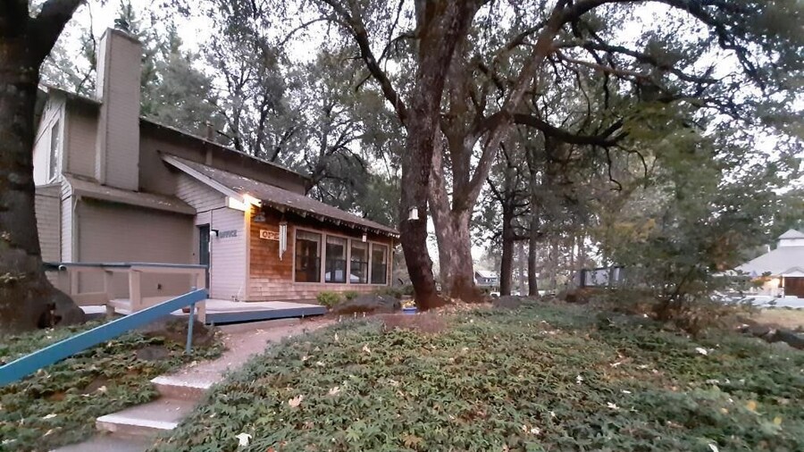 Alta Sierra Village Inn