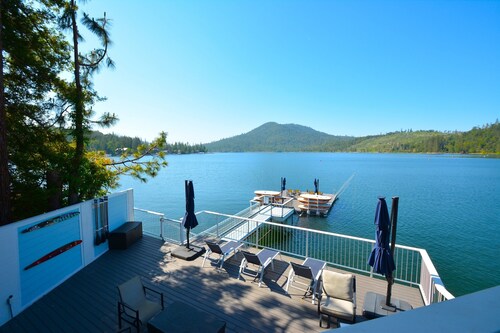 5 makuuhuoneen 4. 5 kylpy Lakefront kotiin nukkuu 14