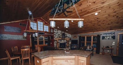 Wisconsin Dells Home (The Baitshop) sijaitsee Spring Brookissa