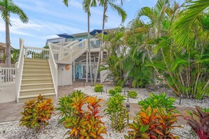 Exterior - Bright & Modern ~ Heated Pool ~ Gated Beach ~ Pkg! (Siesta Key)