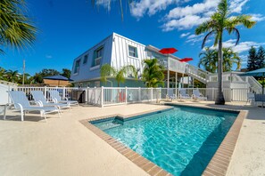 Outdoor pool, a heated pool - Bright & Modern ~ Heated Pool ~ Gated Beach ~ Pkg! (Siesta Key)