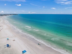 Beach nearby, sun-loungers, beach towels