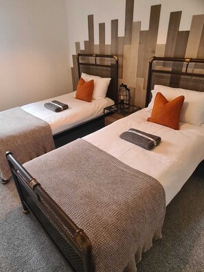 2 chambres, fer et planche Ă repasser, Wi-Fi, draps fournis