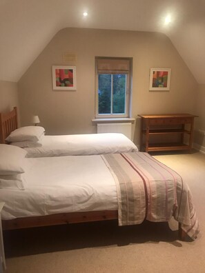 4 habitaciones, wifi gratis y ropa de cama 