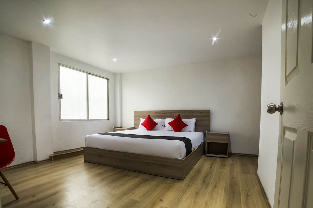 Habitación superior | 1 habitación, escritorio, wifi gratis y ropa de cama